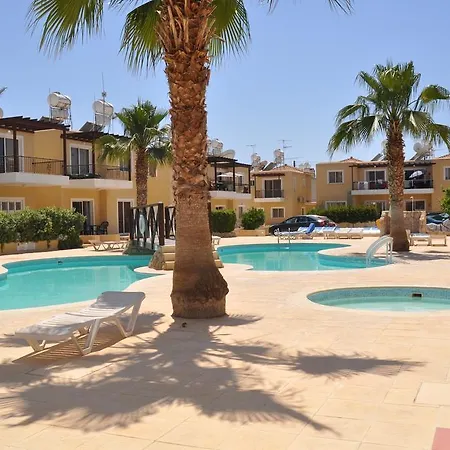 Sirena Sunrise, Apartment 4 Paphos Exterior foto